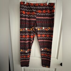 Time and Tru Autumn Leaf Patterned Leggings